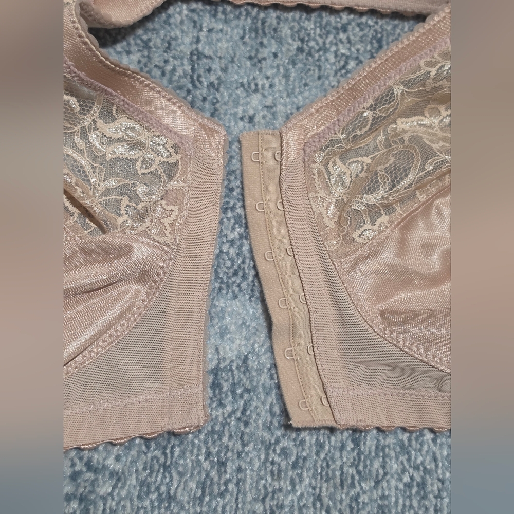 GLAMORISE Comfort Lace Front-Close Full-Coverage Women's Bra in Nude. Size 52DD. - Picture 9 of 11